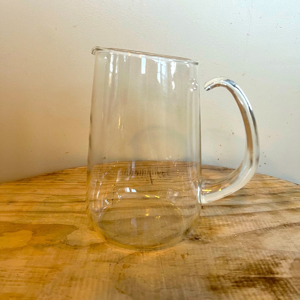 Vintage PYREX Glass Pitcher 1 quart open handle